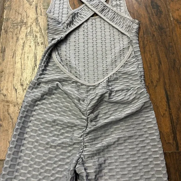 Gray Textured Women's Jumpsuit. <<<<<145>>>> - Picture 7 of 9